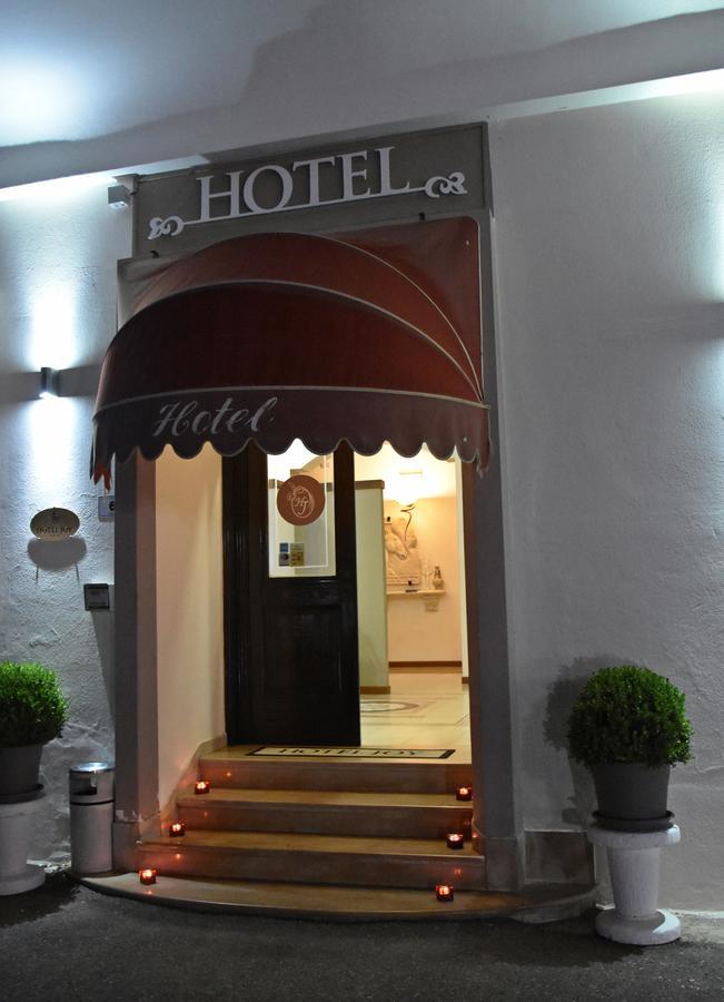 קסטל וולטורנו Hotel Joy מראה חיצוני תמונה