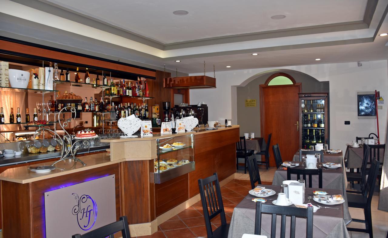 קסטל וולטורנו Hotel Joy מראה חיצוני תמונה