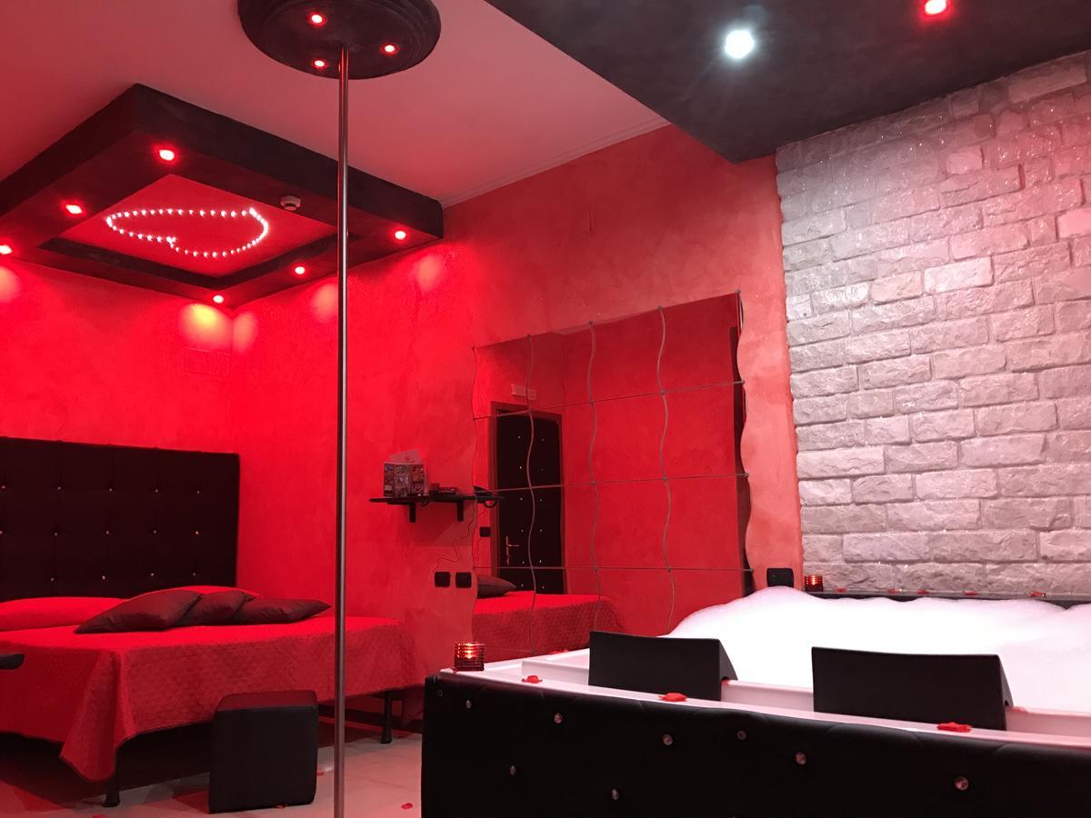 קסטל וולטורנו Hotel Joy מראה חיצוני תמונה