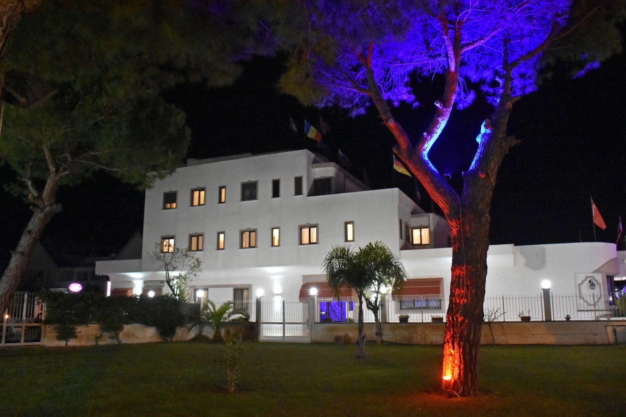 קסטל וולטורנו Hotel Joy מראה חיצוני תמונה