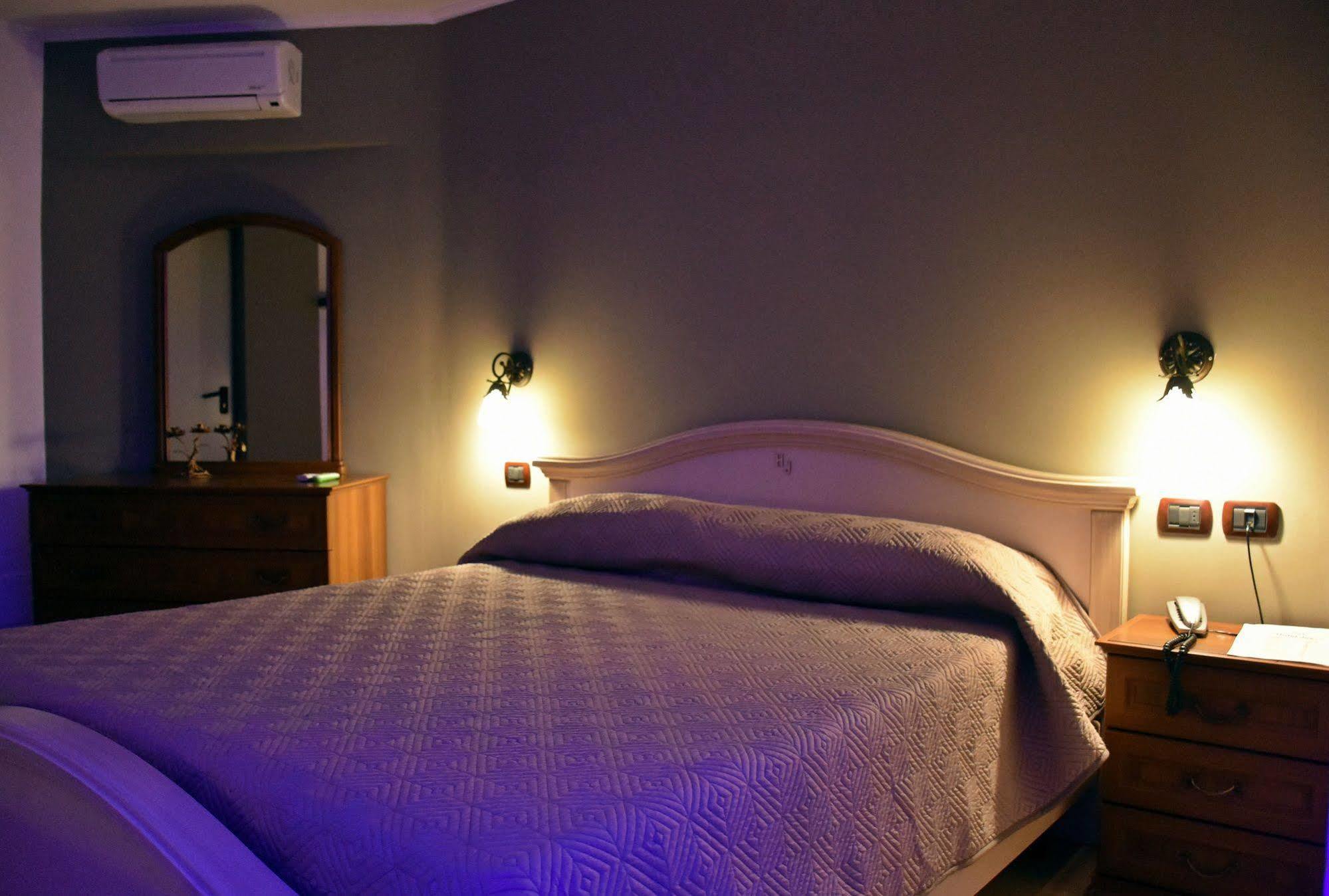 קסטל וולטורנו Hotel Joy מראה חיצוני תמונה
