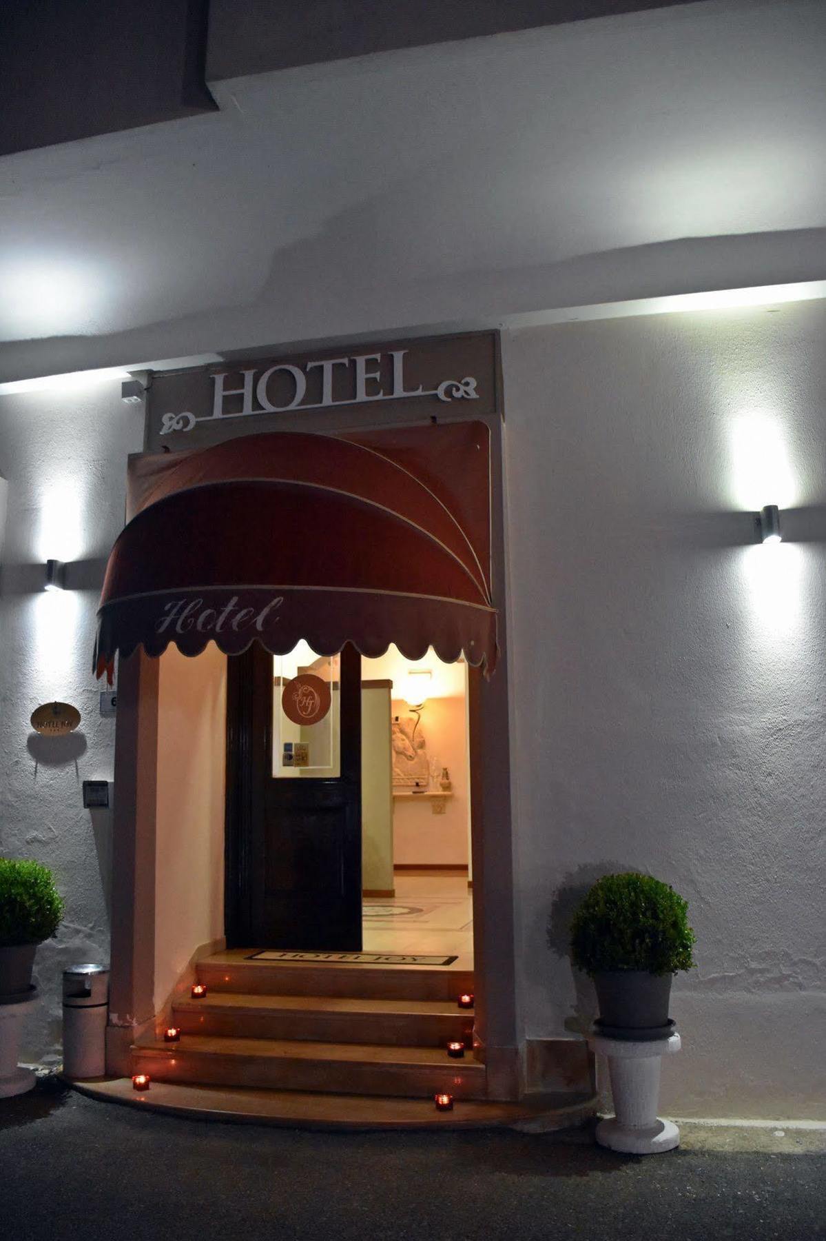 קסטל וולטורנו Hotel Joy מראה חיצוני תמונה