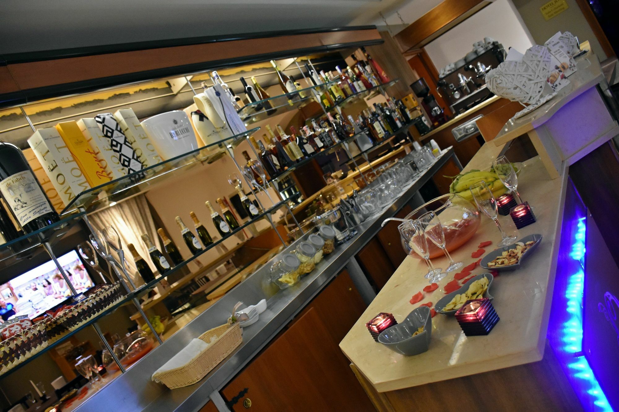 קסטל וולטורנו Hotel Joy מראה חיצוני תמונה